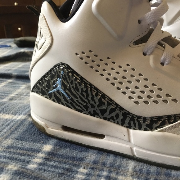 Jordan’s - Picture 1 of 3